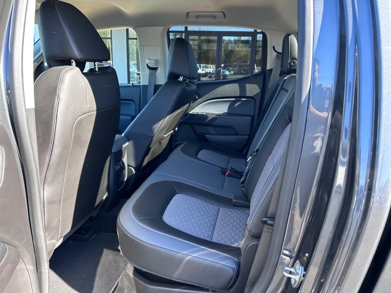 Chevrolet Colorado Vehicle Full-screen Gallery Image 09