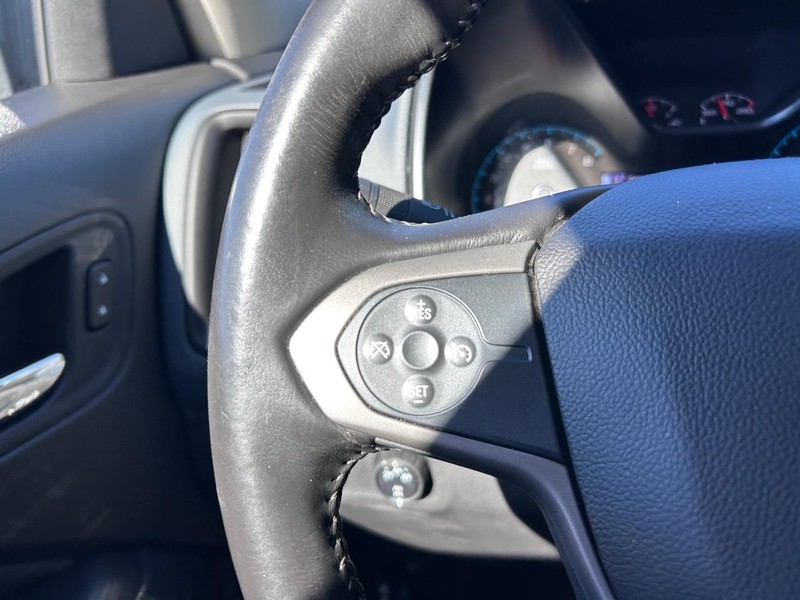 Chevrolet Colorado Vehicle Full-screen Gallery Image 12