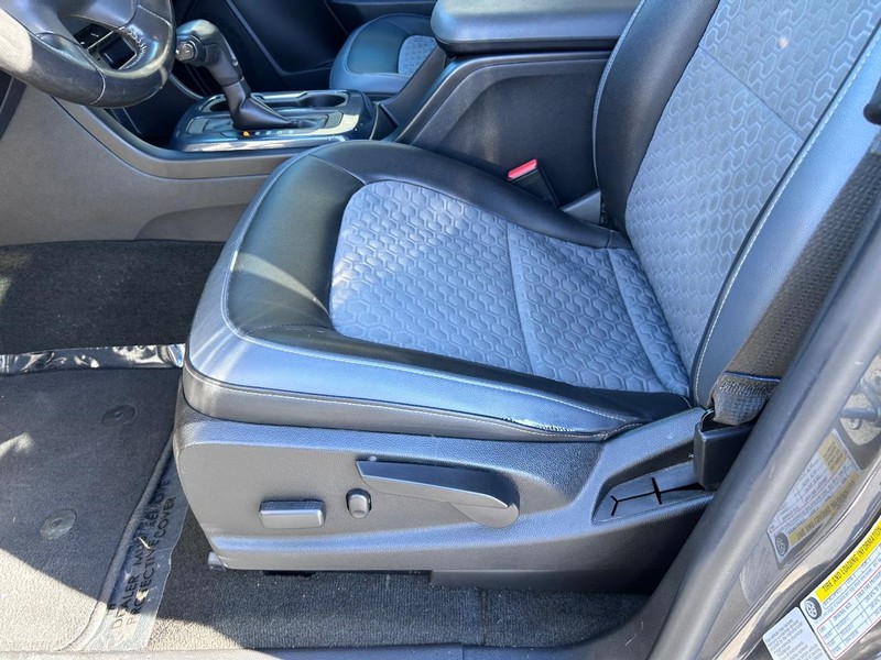 Chevrolet Colorado Vehicle Full-screen Gallery Image 19