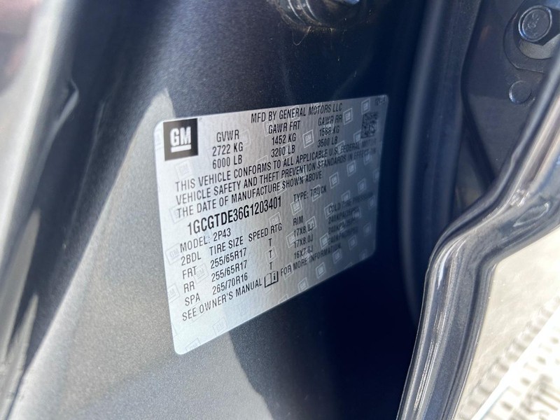 Chevrolet Colorado Vehicle Full-screen Gallery Image 22