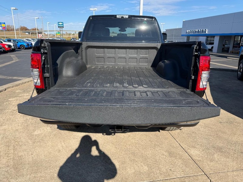 Ram 2500 Vehicle Full-screen Gallery Image 07