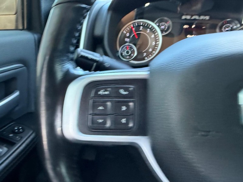 Ram 2500 Vehicle Full-screen Gallery Image 12