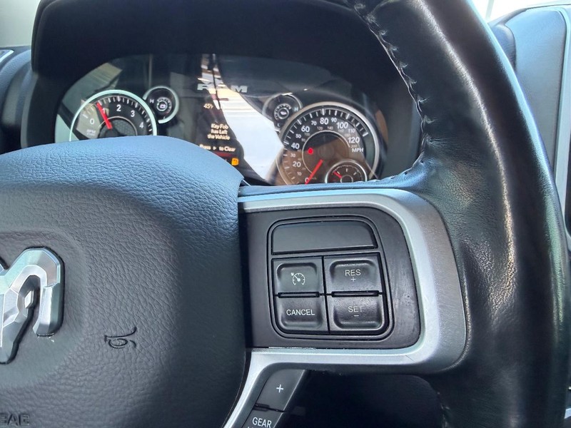 Ram 2500 Vehicle Full-screen Gallery Image 13