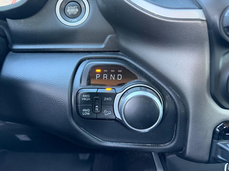 Ram 2500 Vehicle Full-screen Gallery Image 16