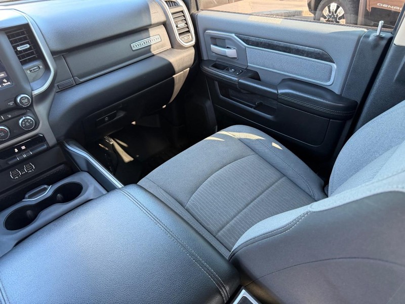 Ram 2500 Vehicle Full-screen Gallery Image 17