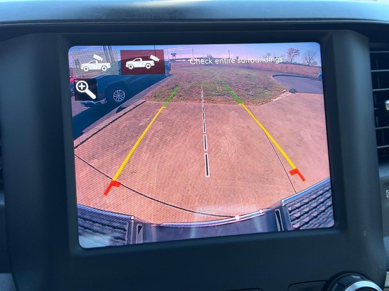 Ram 2500 Vehicle Full-screen Gallery Image 21