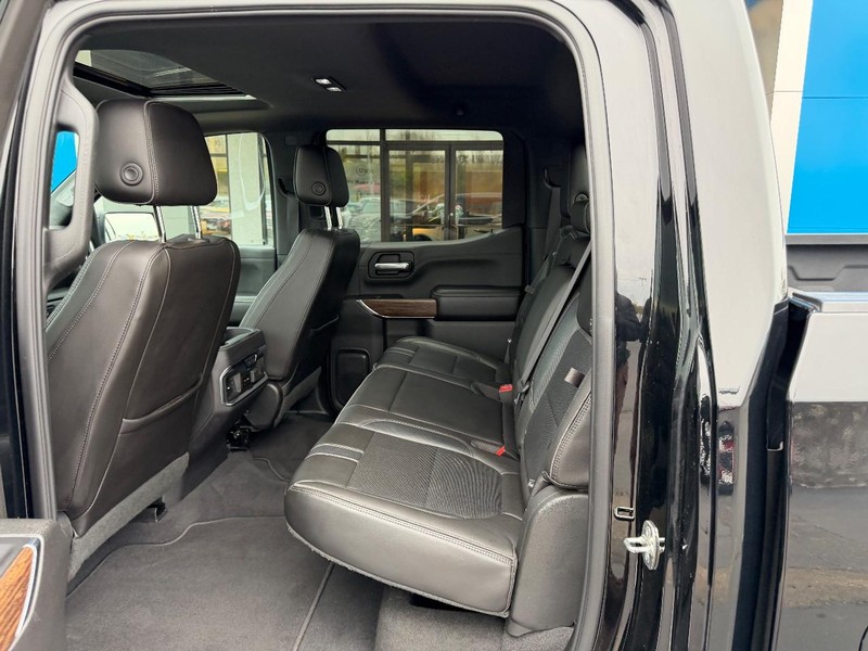 Chevrolet Silverado 1500 Vehicle Full-screen Gallery Image 09