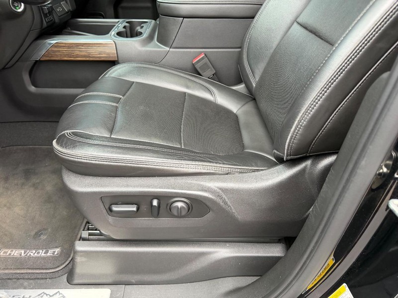 Chevrolet Silverado 1500 Vehicle Full-screen Gallery Image 20