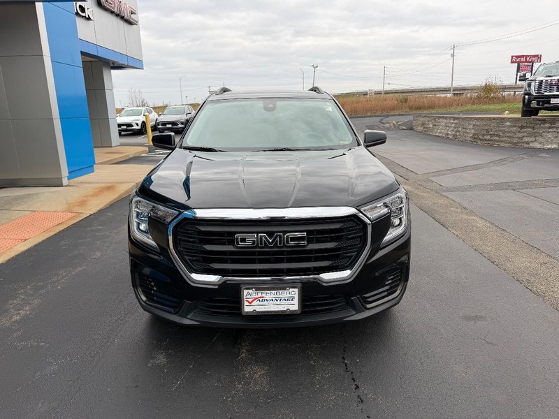 GMC Terrain Vehicle Full-screen Gallery Image 03