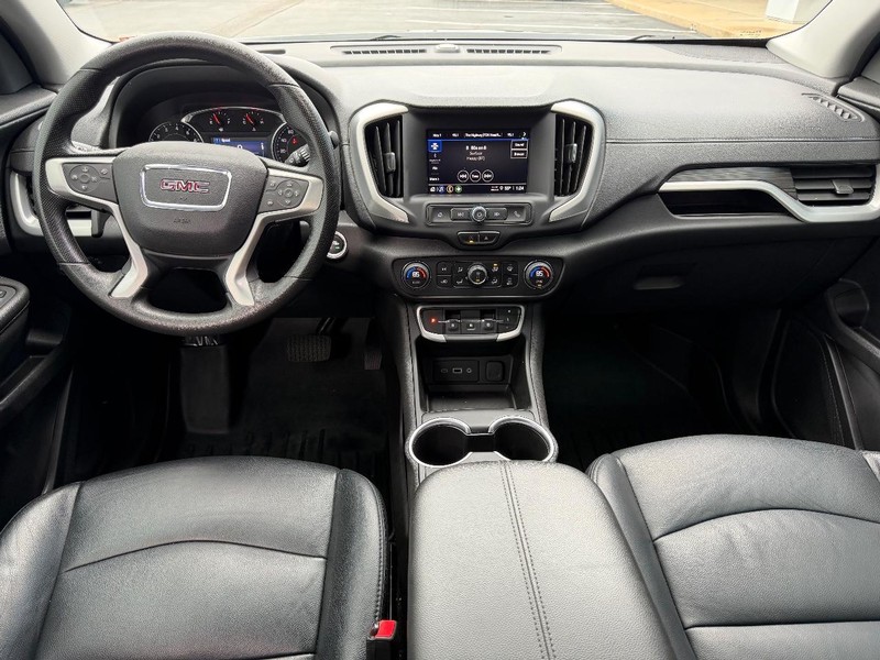 GMC Terrain Vehicle Full-screen Gallery Image 10