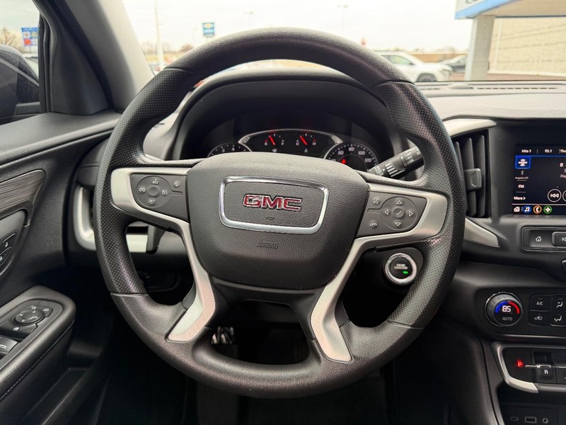 GMC Terrain Vehicle Full-screen Gallery Image 11