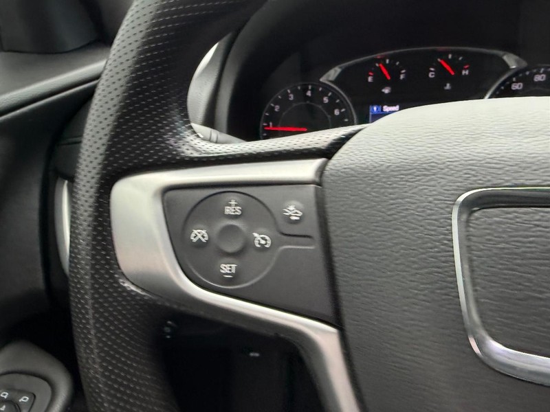 GMC Terrain Vehicle Full-screen Gallery Image 12