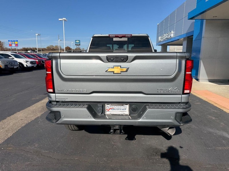 Chevrolet Silverado 3500HD Vehicle Full-screen Gallery Image 06