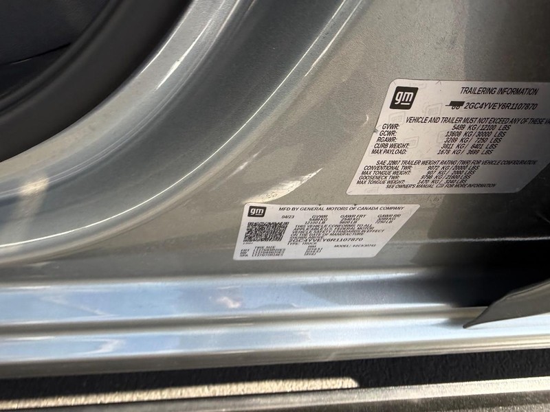 Chevrolet Silverado 3500HD Vehicle Full-screen Gallery Image 23