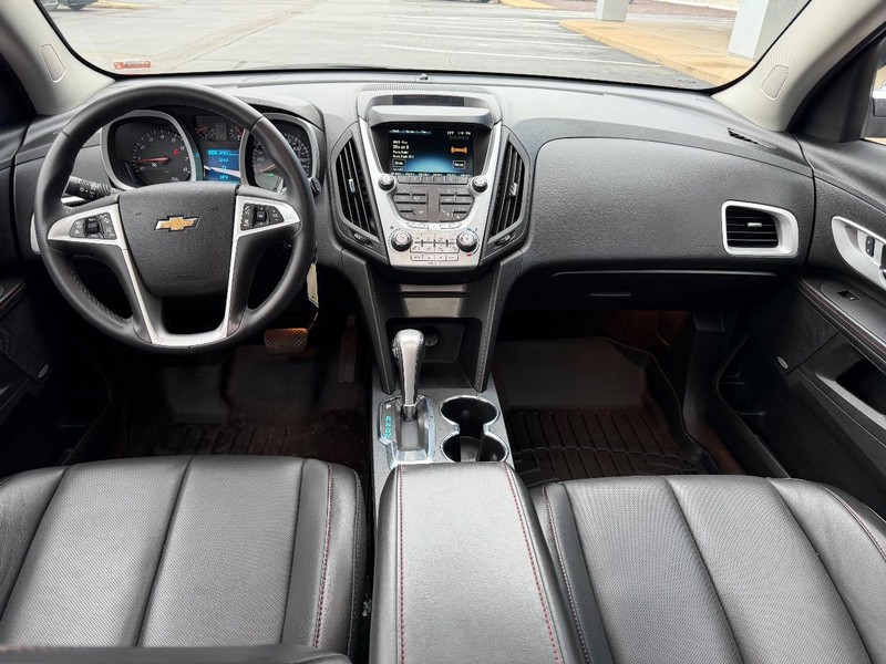 Chevrolet Equinox Vehicle Full-screen Gallery Image 12