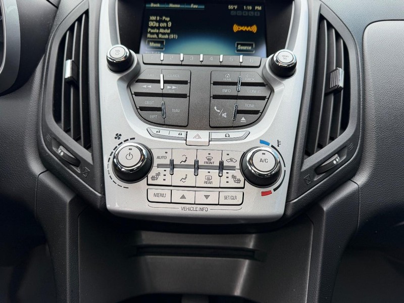 Chevrolet Equinox Vehicle Full-screen Gallery Image 17