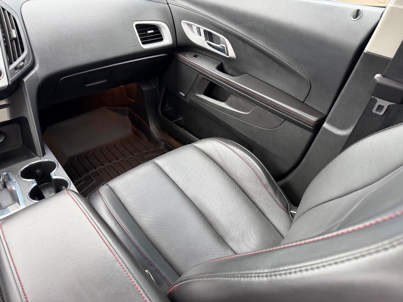 Chevrolet Equinox Vehicle Full-screen Gallery Image 19