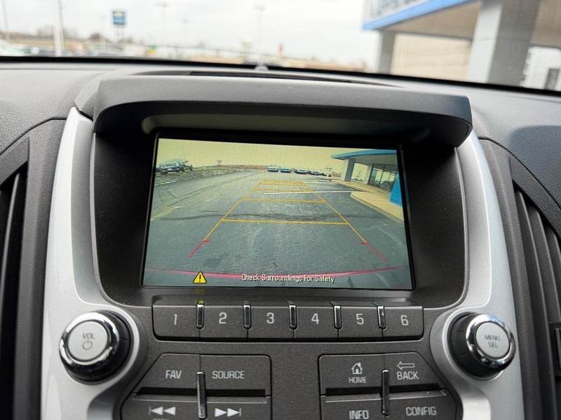 Chevrolet Equinox Vehicle Full-screen Gallery Image 24