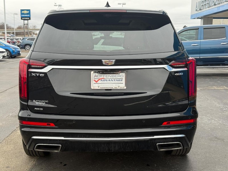 Cadillac XT6 Vehicle Full-screen Gallery Image 04