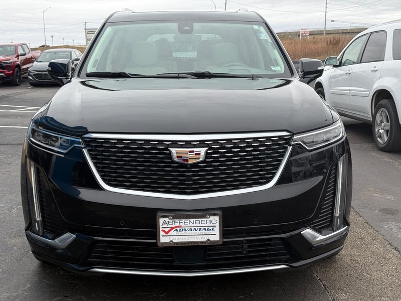 Cadillac XT6 Vehicle Full-screen Gallery Image 07