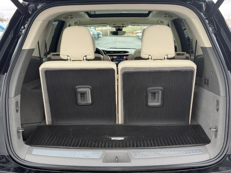 Cadillac XT6 Vehicle Full-screen Gallery Image 08