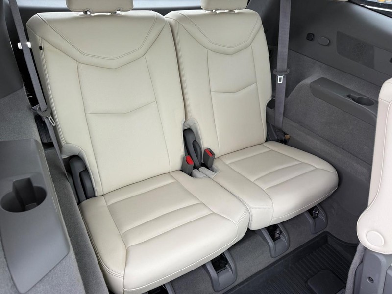 Cadillac XT6 Vehicle Full-screen Gallery Image 10