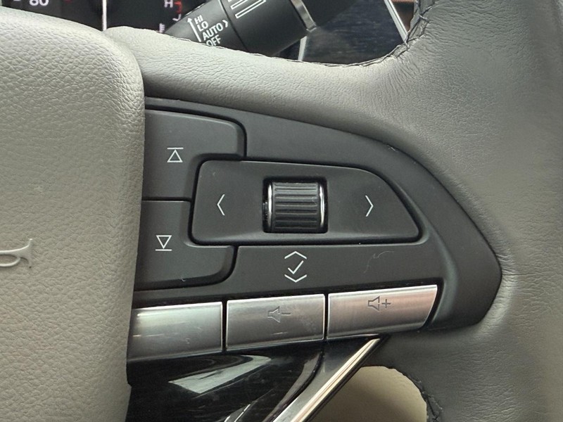 Cadillac XT6 Vehicle Full-screen Gallery Image 17