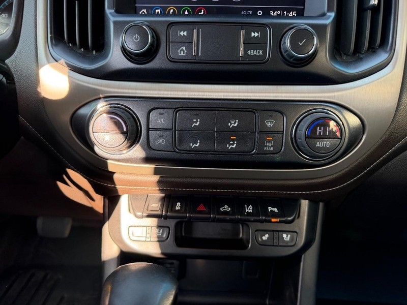 GMC Canyon Vehicle Full-screen Gallery Image 15