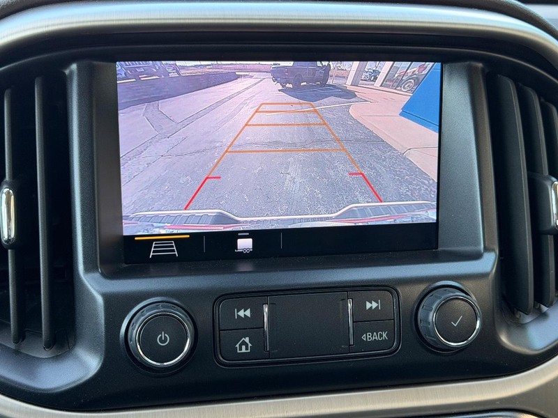 GMC Canyon Vehicle Full-screen Gallery Image 21