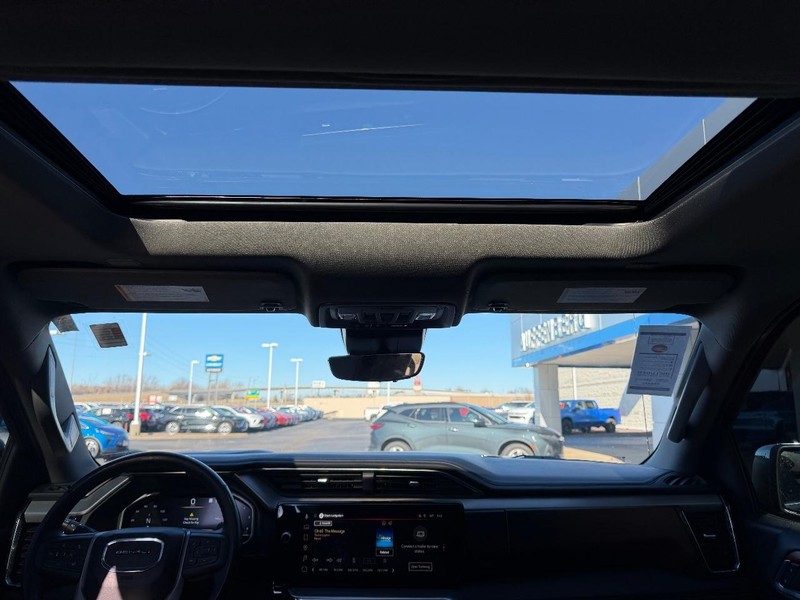 GMC Sierra 1500 Vehicle Full-screen Gallery Image 10