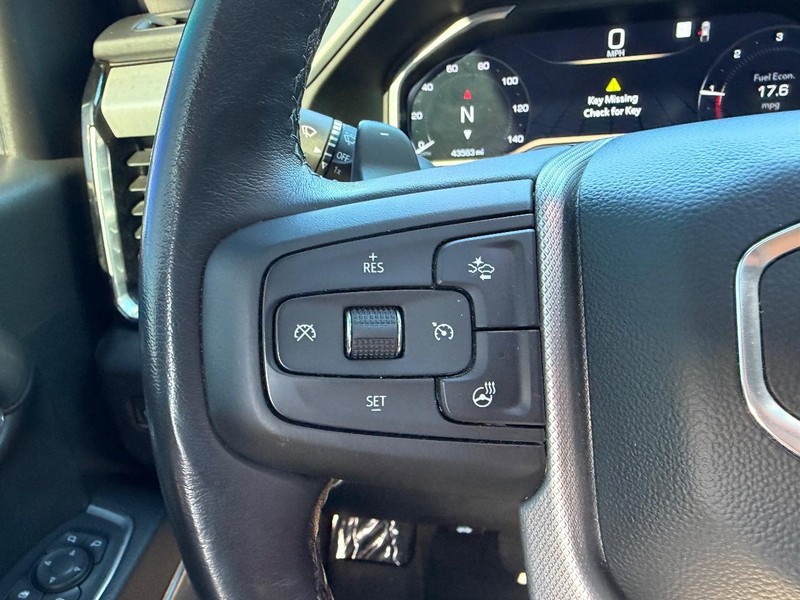 GMC Sierra 1500 Vehicle Full-screen Gallery Image 13