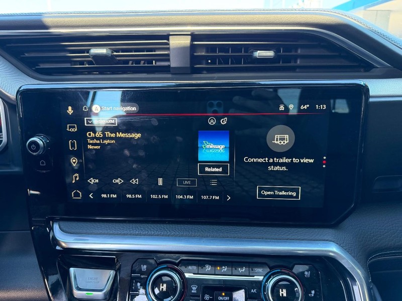 GMC Sierra 1500 Vehicle Full-screen Gallery Image 15