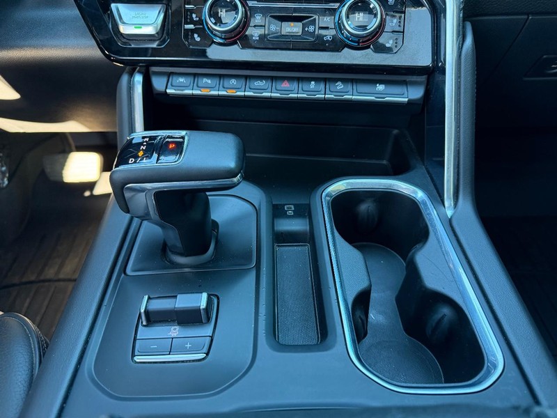 GMC Sierra 1500 Vehicle Full-screen Gallery Image 17