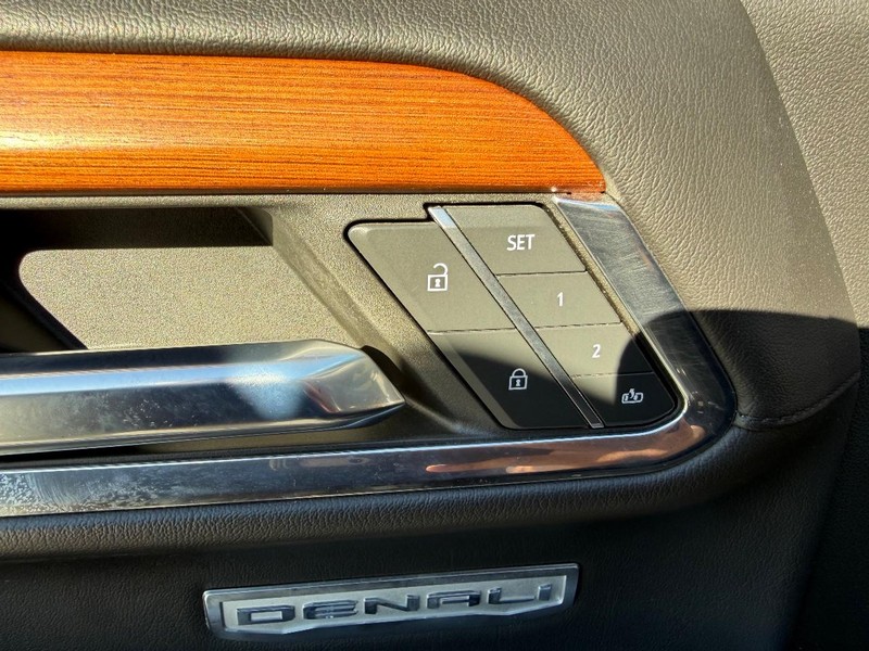 GMC Sierra 1500 Vehicle Full-screen Gallery Image 20