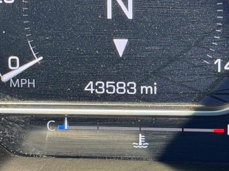 GMC Sierra 1500 Vehicle Full-screen Gallery Image 22