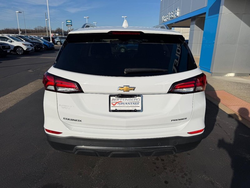 Chevrolet Equinox Vehicle Full-screen Gallery Image 06