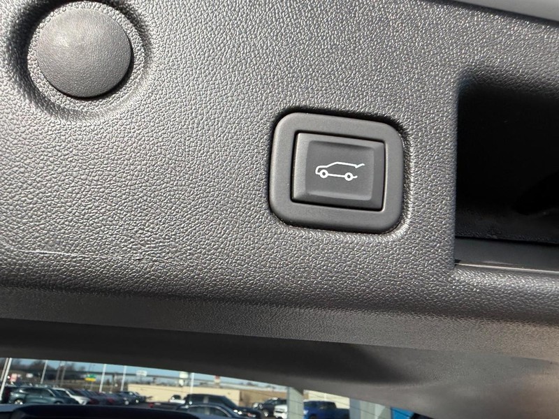 Chevrolet Equinox Vehicle Full-screen Gallery Image 08