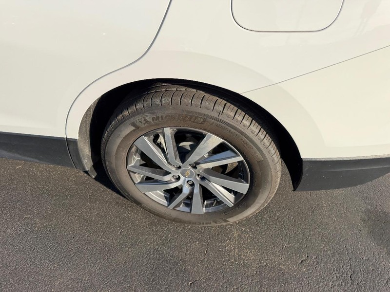 Chevrolet Equinox Vehicle Full-screen Gallery Image 09