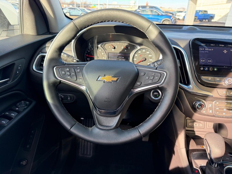 Chevrolet Equinox Vehicle Full-screen Gallery Image 12