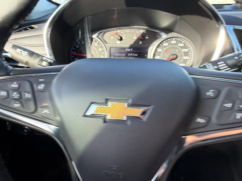 Chevrolet Equinox Vehicle Full-screen Gallery Image 13