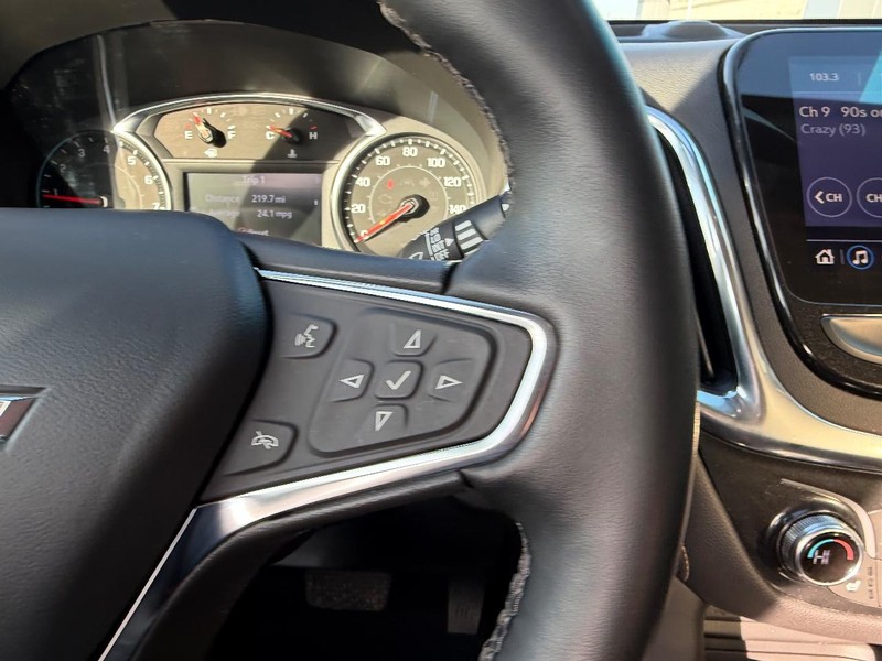 Chevrolet Equinox Vehicle Full-screen Gallery Image 14