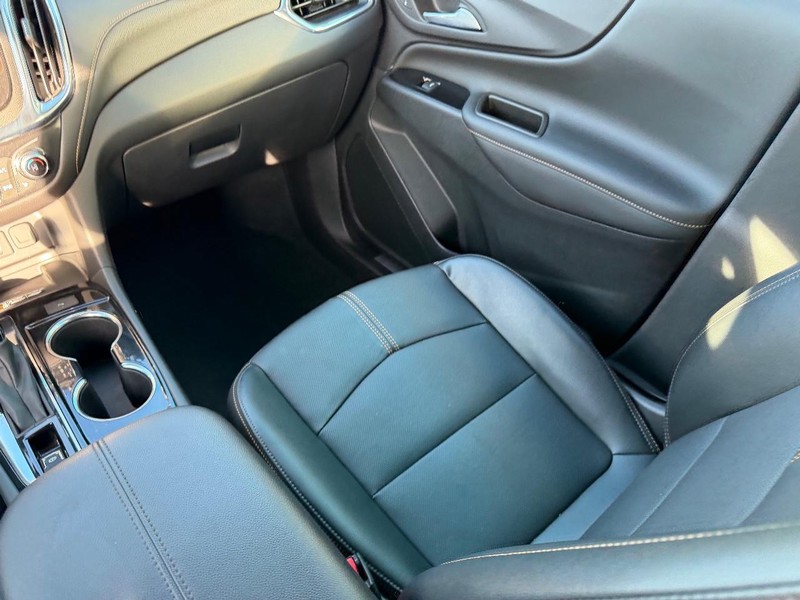 Chevrolet Equinox Vehicle Full-screen Gallery Image 18