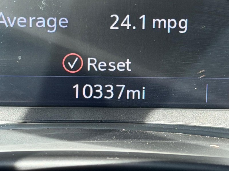 Chevrolet Equinox Vehicle Full-screen Gallery Image 22