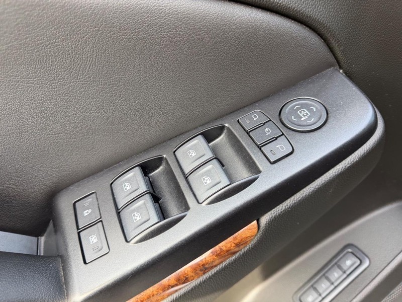 Chevrolet Tahoe Vehicle Full-screen Gallery Image 22