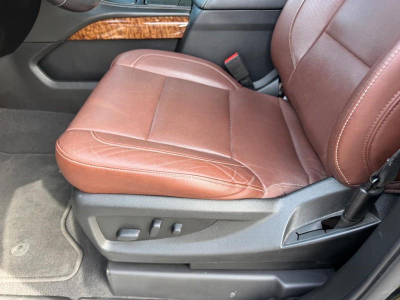 Chevrolet Tahoe Vehicle Full-screen Gallery Image 24