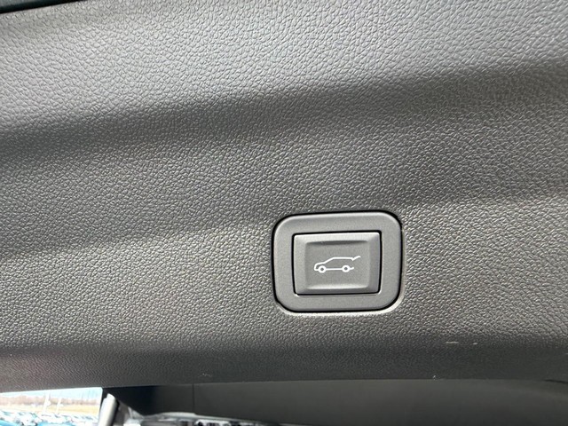 2026 GMC Yukon XL Denali - Photo 8