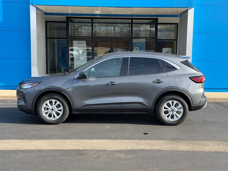 Ford Escape Vehicle Full-screen Gallery Image 01