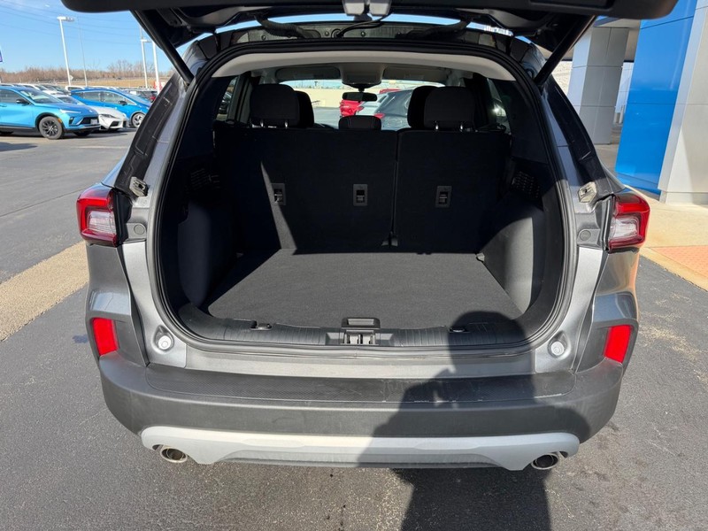 Ford Escape Vehicle Full-screen Gallery Image 07