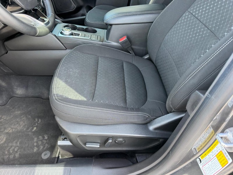 Ford Escape Vehicle Full-screen Gallery Image 20