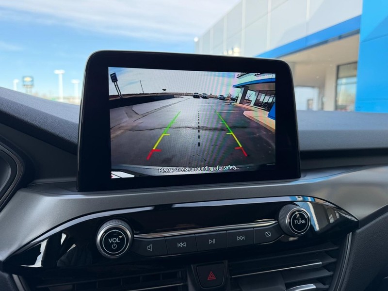 Ford Escape Vehicle Full-screen Gallery Image 22